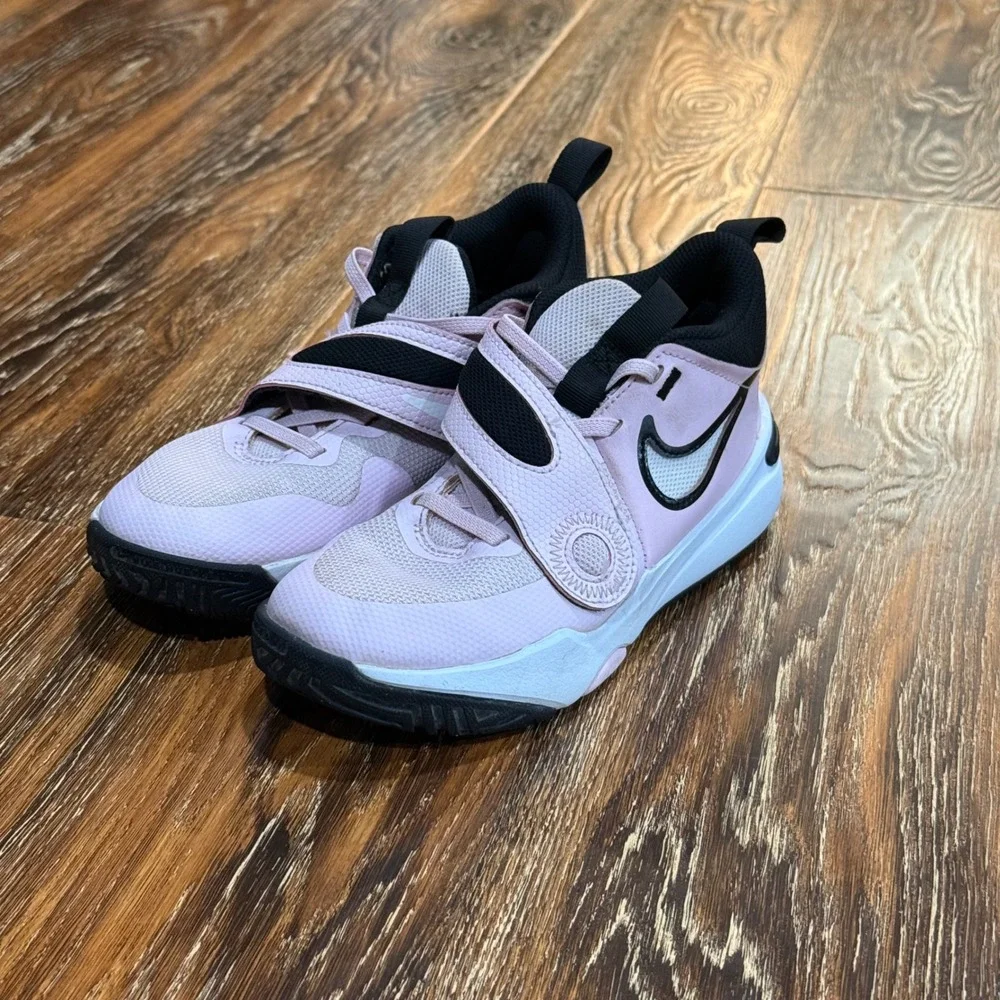 Nike Team Hustle D 11 Pink Black Kids Basketball Shoes DV8994-600 Size 1.5Y